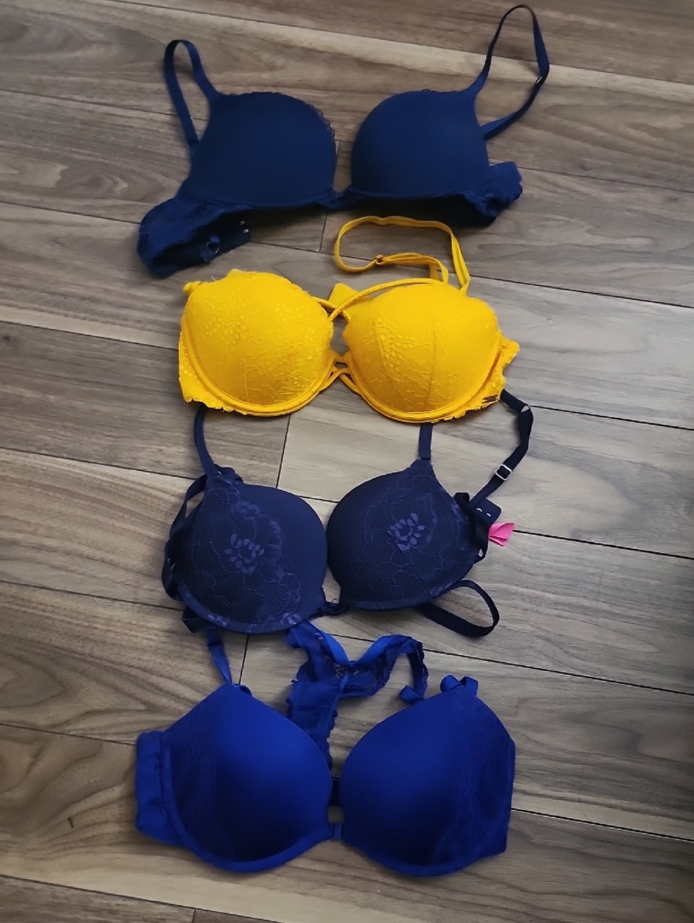 🔥 Bundle 4 Bras